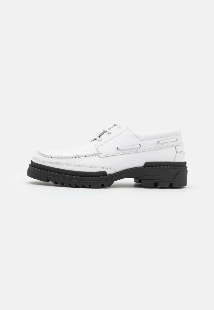 SKIP LOAFER - Boat shoes - white