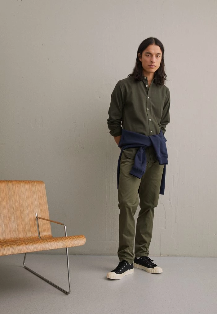 LIGHT SLIM - Shirt - forest green