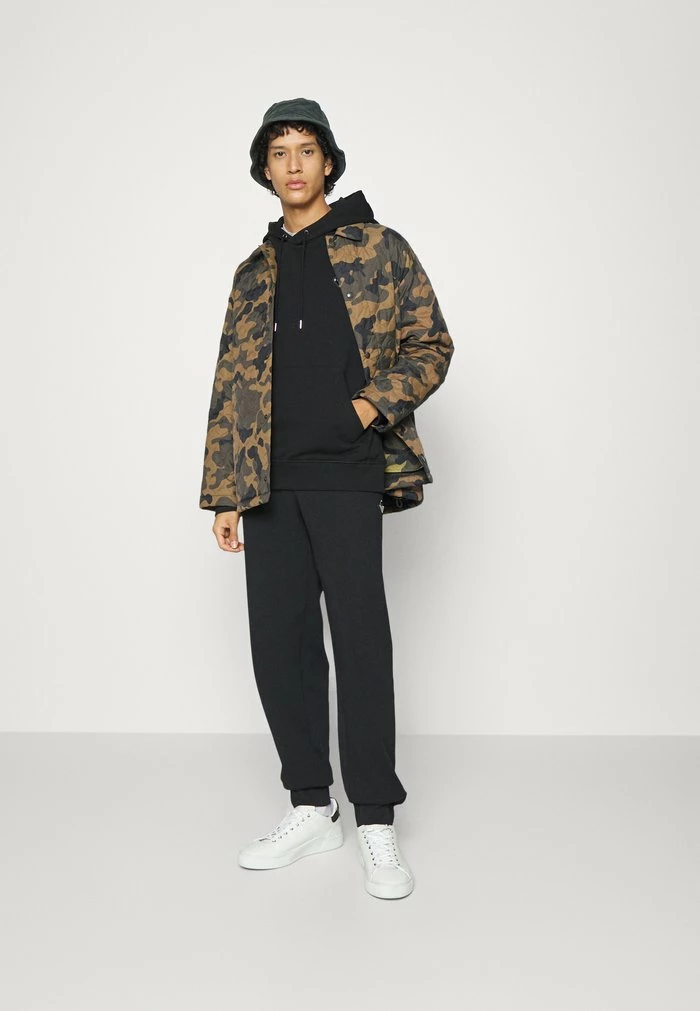 THROW PATCH HOODIE - Sweatshirt - black