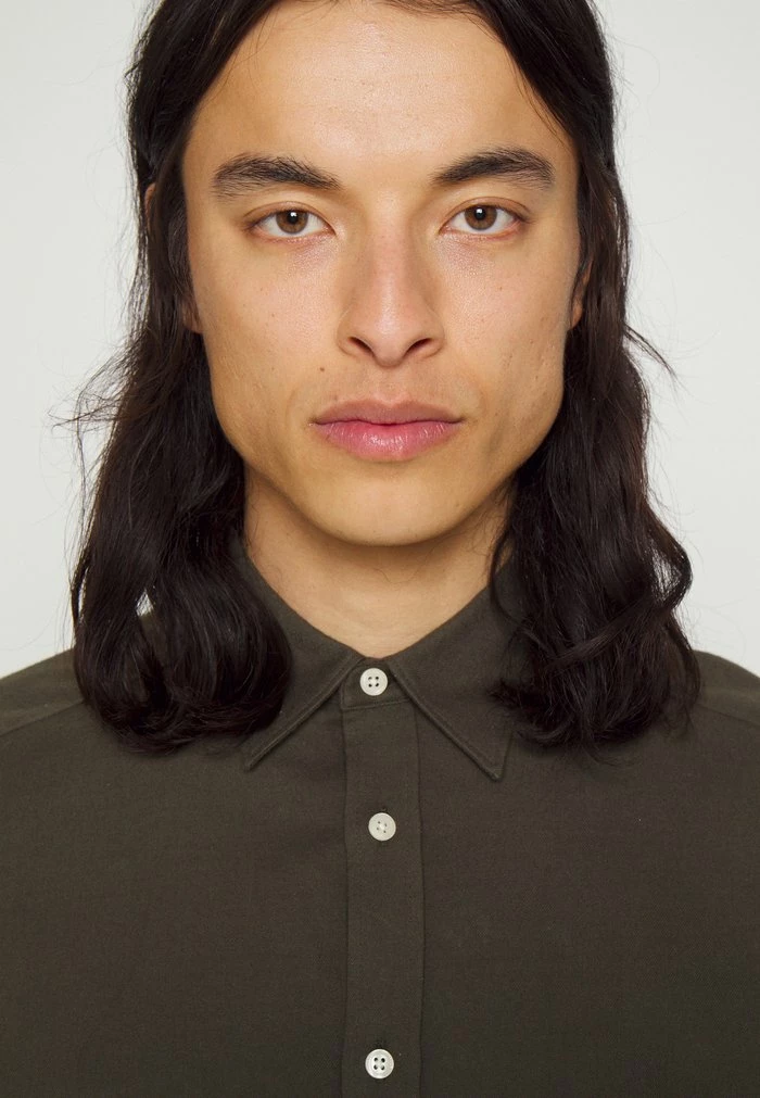 LIGHT SLIM - Shirt - forest green