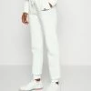 J.LINDEBERG ALPHA PANT - Tracksuit Bottoms - White