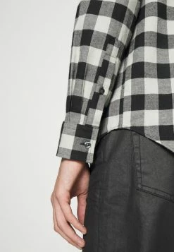 J.LINDEBERG WOTON GINGHAM REG FIT - Shirt - Black 13 J.LINDEBERG WOTON GINGHAM REG FIT - Shirt - Black -J.LINDEBERG SHOP 631eee33d7bc47cbbe1e4de0ba64bd40