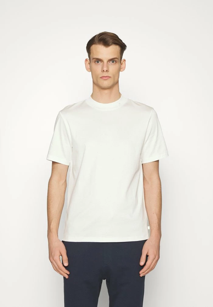 J.LINDEBERG ACE MOCK NECK - Basic T-shirt - White 1 J.LINDEBERG ACE MOCK NECK - Basic T-shirt - White