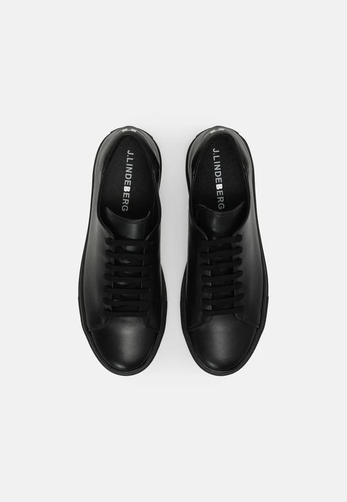 Trainers - black