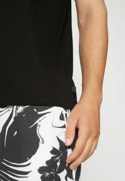 J.LINDEBERG MOCK NECK - Basic T-shirt - Black -J.LINDEBERG SHOP f675c9c76d49417ab437361dd2642b4c