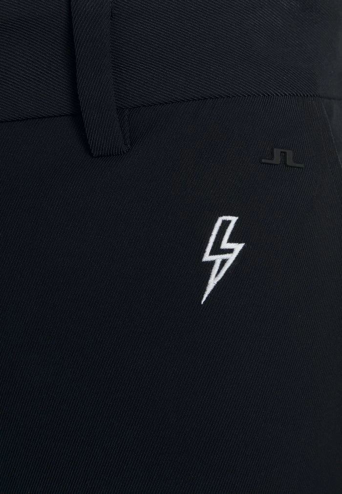 STRIKE PANT - Trousers - black